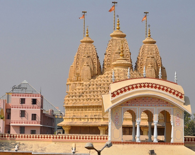 Krishna-Temple-with-Nandavanam